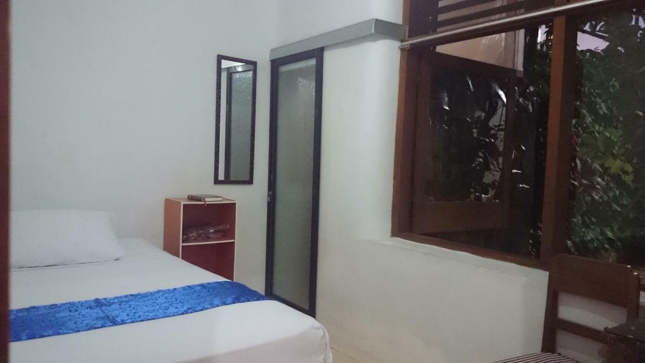 Isro Guesthouse Syariah Kepanjen ภายนอก รูปภาพ